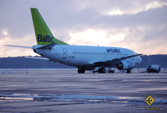 Boeing 737-522